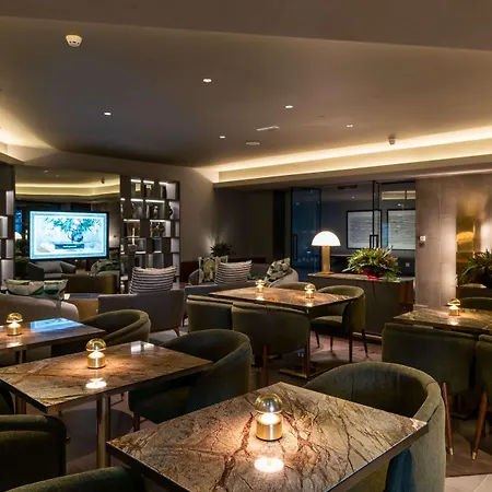 Отель Hilton Porto Gaia Вила-Нова-ди-Гая
