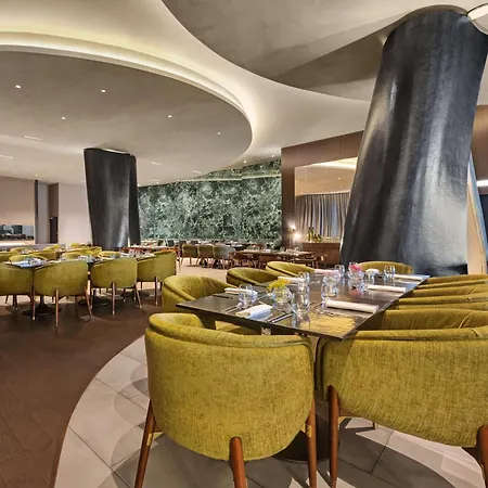 Отель Hilton Porto Gaia Вила-Нова-ди-Гая