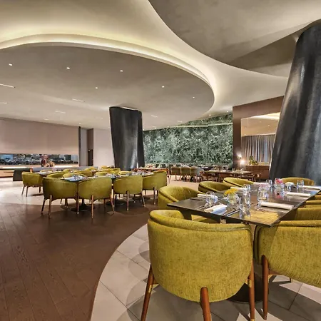 Hotel Hilton Porto Gaia 5*