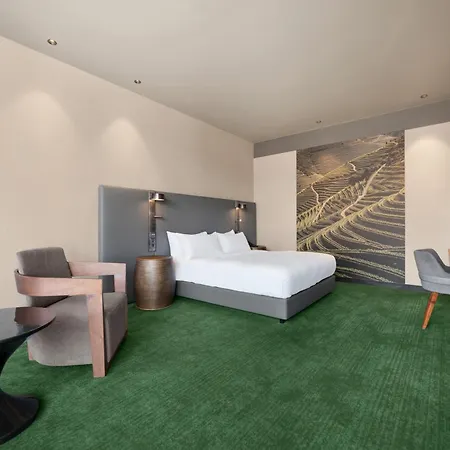 ホテル Hilton Porto Gaia 5*